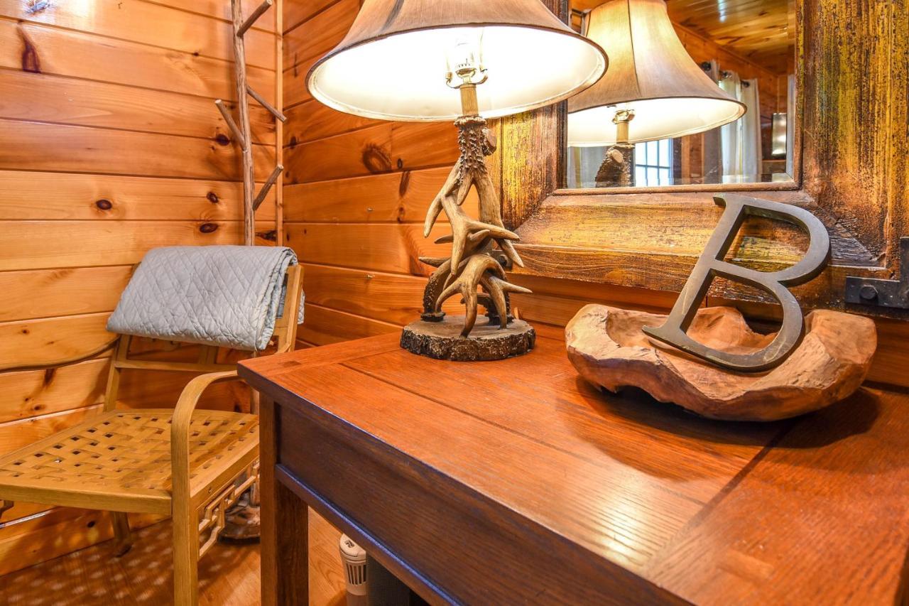 Permanent Vacation-Private Honeymoon Cabin With Hot Tub Sevierville Esterno foto