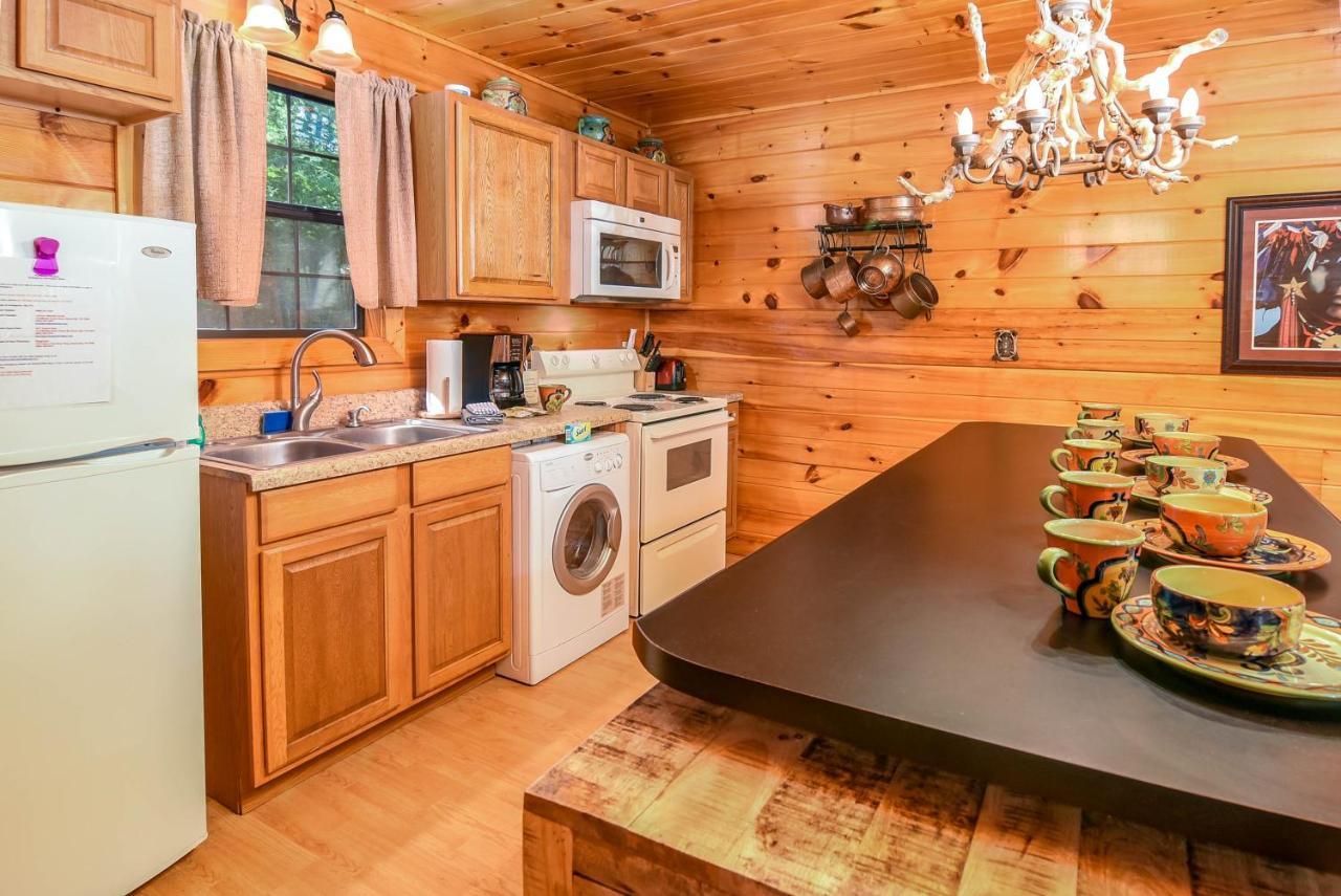 Permanent Vacation-Private Honeymoon Cabin With Hot Tub Sevierville Esterno foto