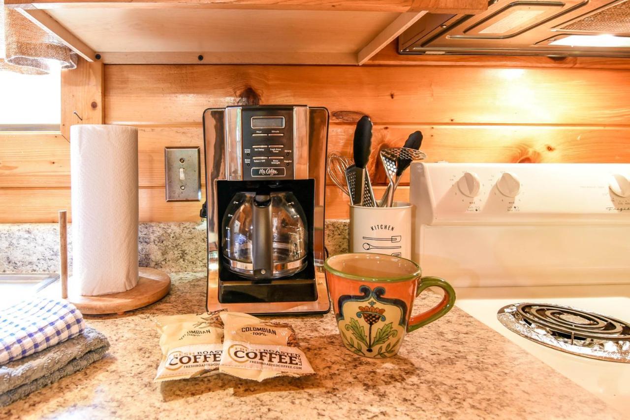 Permanent Vacation-Private Honeymoon Cabin With Hot Tub Sevierville Esterno foto
