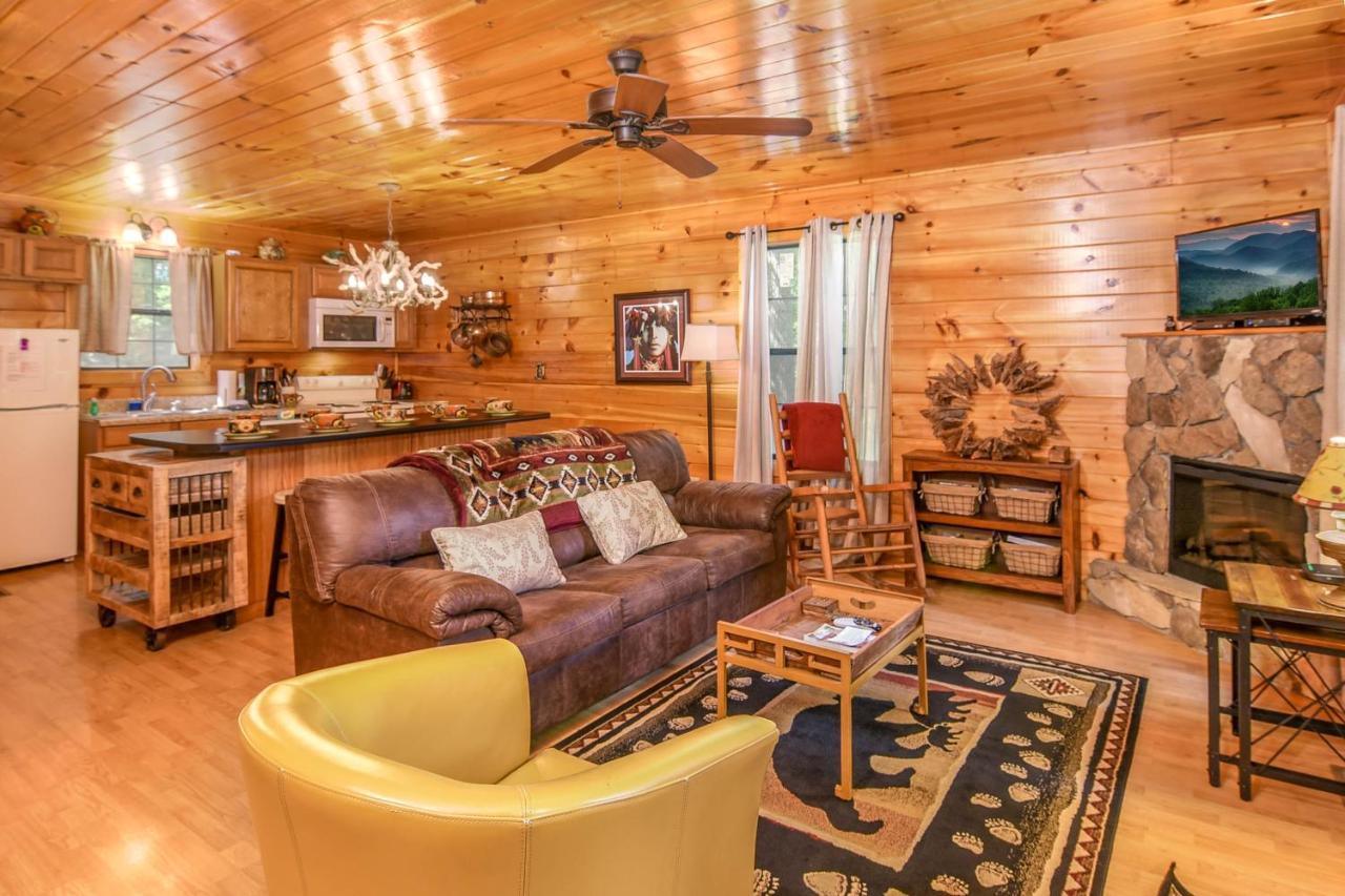 Permanent Vacation-Private Honeymoon Cabin With Hot Tub Sevierville Esterno foto