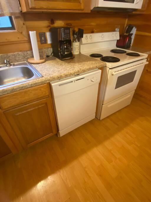 Permanent Vacation-Private Honeymoon Cabin With Hot Tub Sevierville Esterno foto